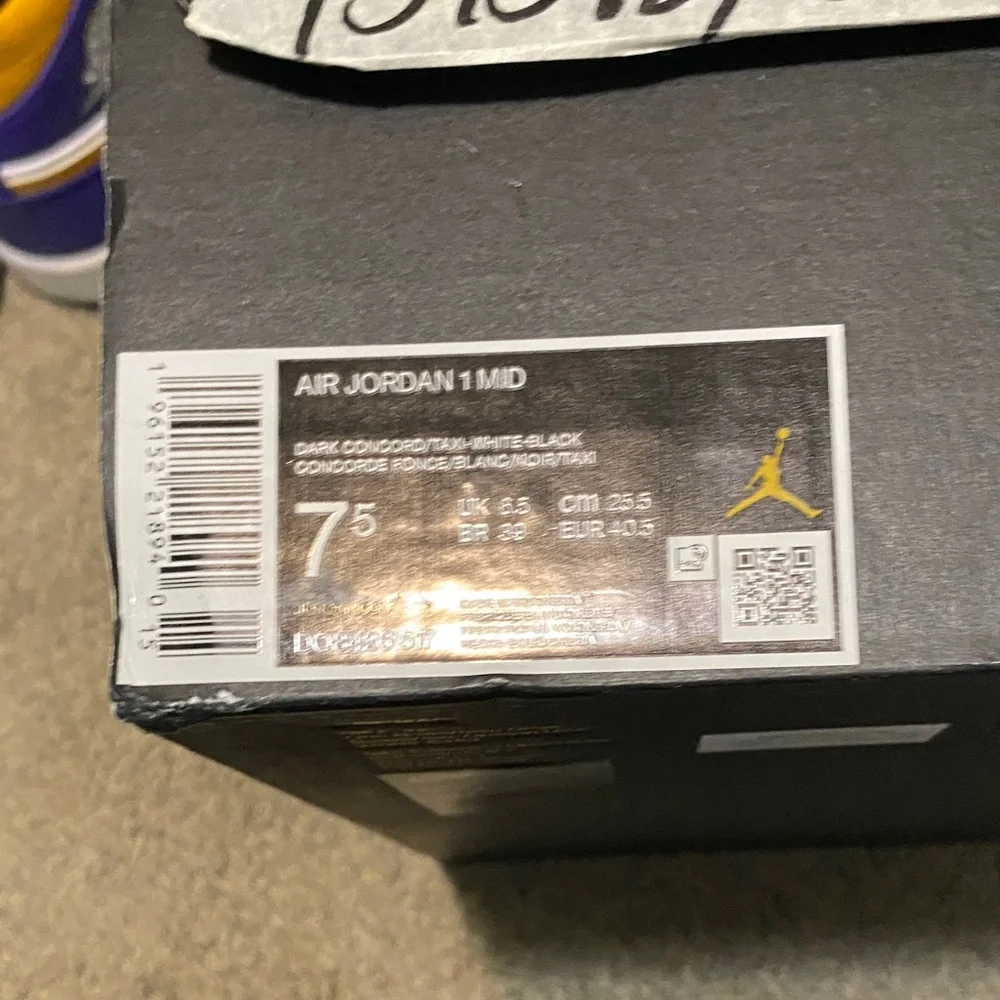 Nike Black and Purple Sneakers - Picture 5 of 5